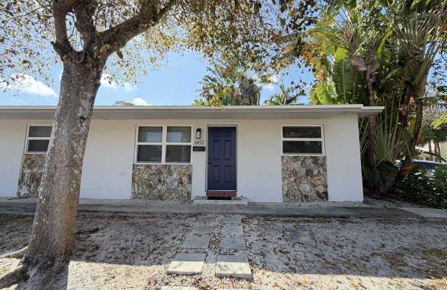 602 SW 5th Ave photos photos