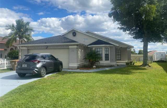 190 Coralwood Circle - 190 Coralwood Circle, Buenaventura Lakes, FL 34743