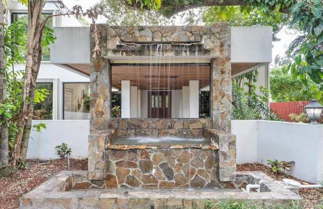 1240 SW 14th Ave photos photos