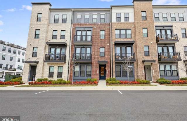 21805 CROXLEY Terrace photos photos