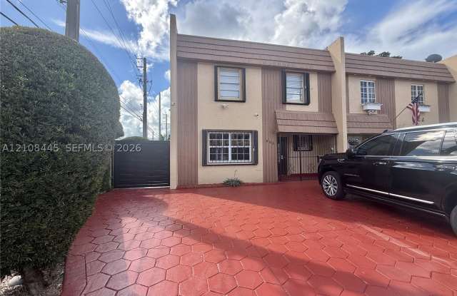 800 W 81st Pl Gallery 1