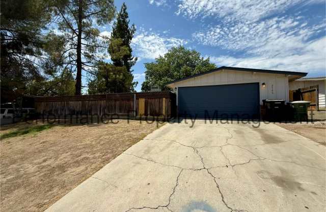 Cute 4 Bed/2 Bath SE Bakersfield Home w/ Bonus Room, RBP & Deposit Alternative Option photos photos Cute 4 Bed/2 Bath SE Bakersfield Home w/ Bonus Room, RBP & Deposit Alternative Option photos photos