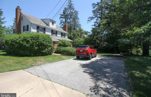 5918 CHARLESMEAD ROAD Gallery 4