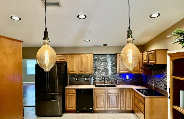 424 Linda Lane - 424 Linda Lane, Melbourne, FL 32935