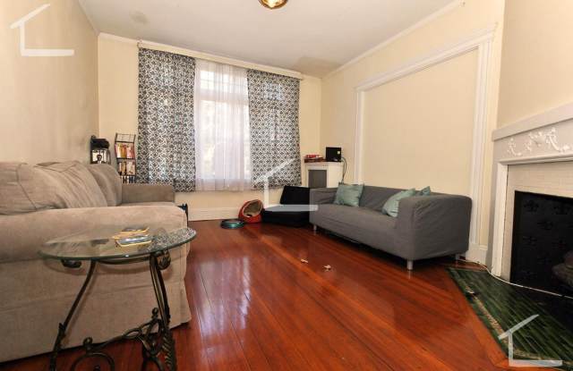 Huge 4 bed in Cleveland Circle Gallery 3