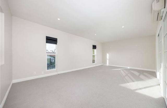 797 Nyes Place Gallery 4