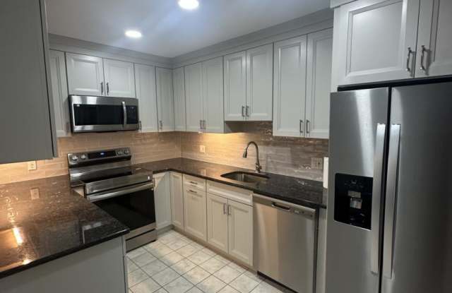 85 Whitman St. - 85 Whitman Street, Weymouth Town, MA 02189 85 Whitman St. - 85 Whitman Street, Weymouth Town, MA 02189