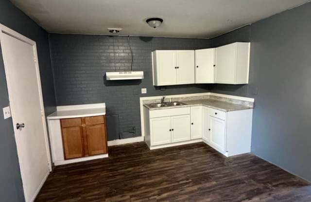 3 Bedroom with 2 Full Baths Gallery 4