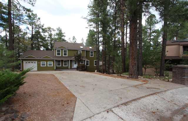 5-Bedroom University Heights Gem – Privacy, Space  Outdoor Living photos photos