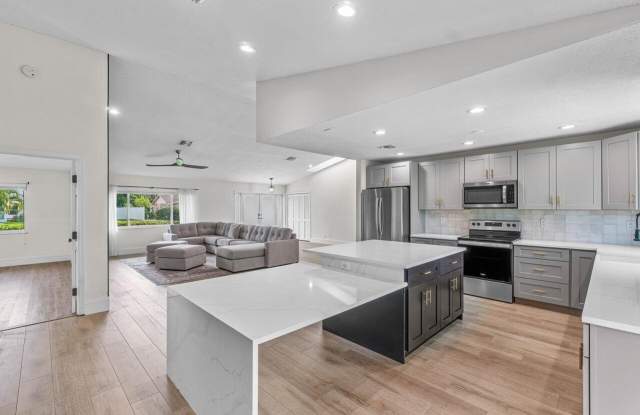 4593 ELLWOOD Drive Gallery 1
