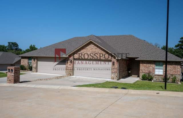 Beautiful 3 Bedroom 2 Bathroom Townhouse in South Tyler! photos photos