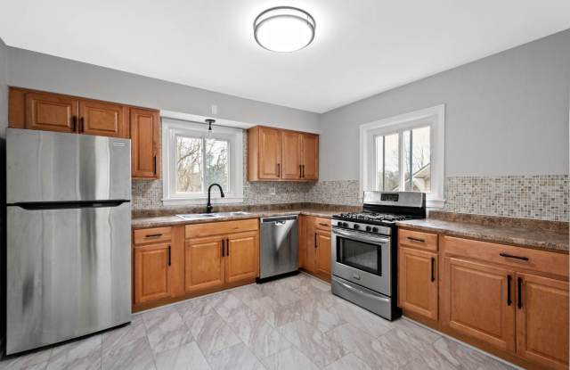 Stunning 3 bedroom home in Penn Hills available April 1st! photos photos