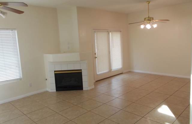 Charming 3BR/2.5BA Home in Gated Spring Valley Community – Private Yard & Fruit Trees Gallery 4