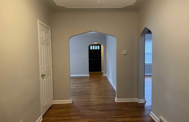906 Flat Street Northeast Gallery 4