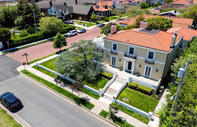159 Magnolia Boulevard Gallery 1