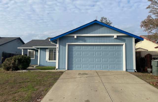 Cute 3 bedroom 2 bath house with new flooring/paint photos photos
