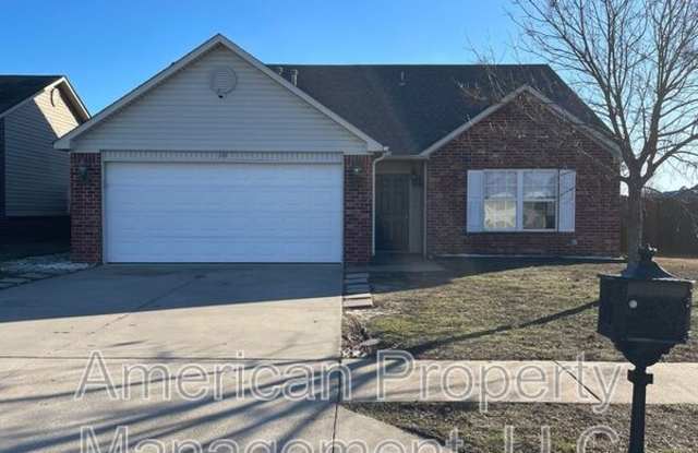 10 E Fairlane Dr - 10 East Fairlane Drive, Sapulpa, OK 74066