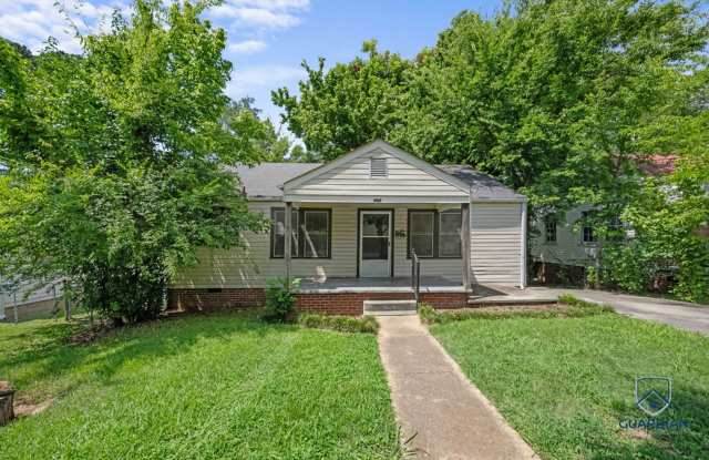 2 bedroom 1 bath home located near Gadsden State. photos photos