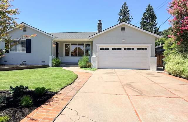 POETS CORNER GEM! Charming and One Of A Kind, 3BD/1BA on a Cul-de-sac Available NOW! Gallery 1