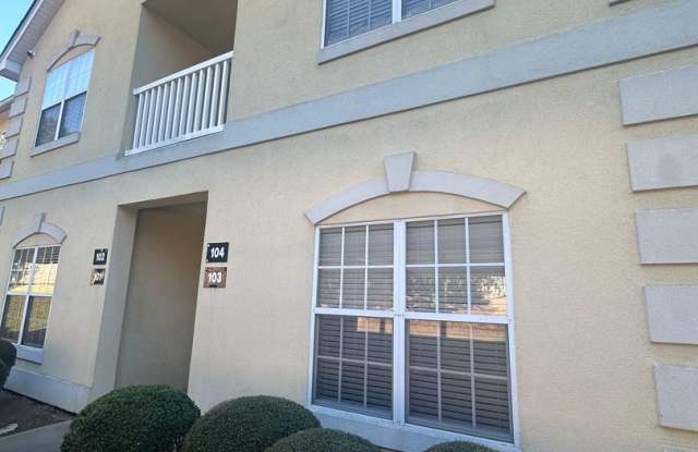 2 Bed, 2 Bath Condo in Downtown Gainesville Gallery 3