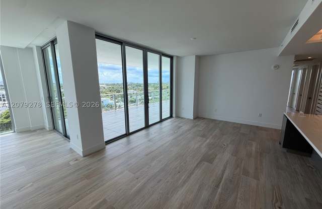 Alba Palm Beach Gallery 2