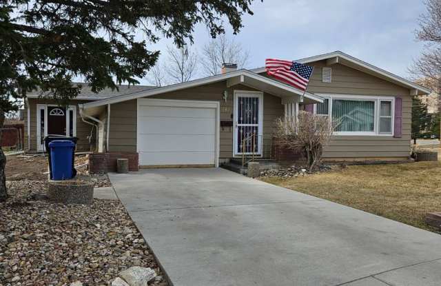 2 BEDROOM | 1 BATH | GARAGE | SOUTH photos photos