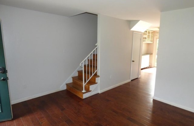 1208 WESTVIEW TERRACE Gallery 2