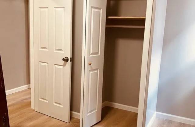 2402 Glebe Ave photos photos