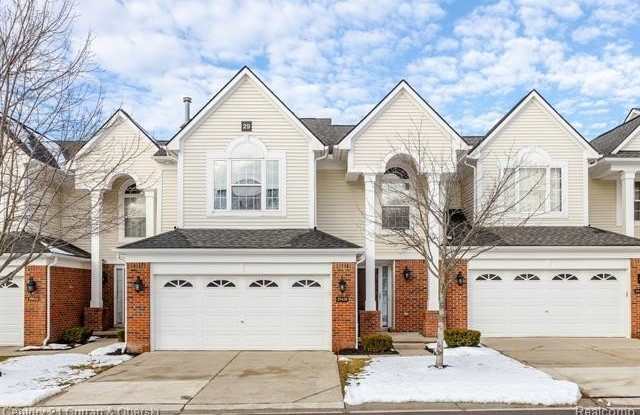 29428 Weston Drive - 29428 Weston Drive, Novi, MI 48377