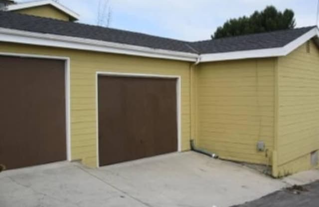 416 Virginia St Garage Alley Access - 416 Virginia St, El Segundo, CA 90245