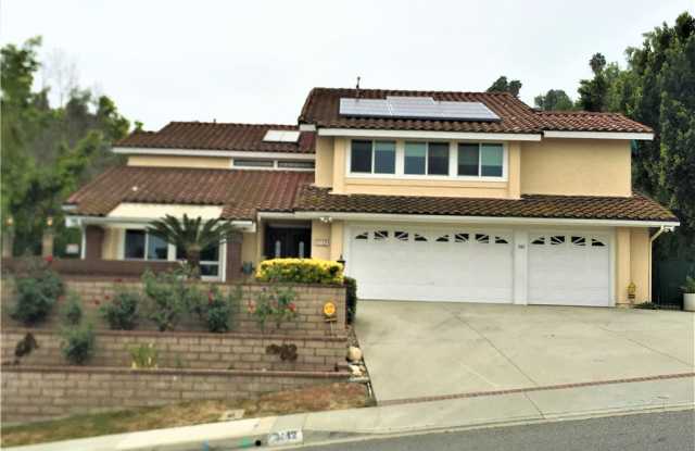 3142 E Hillside Drive Gallery 2