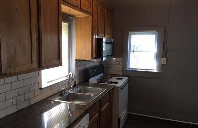 426 N Saline Street photos photos