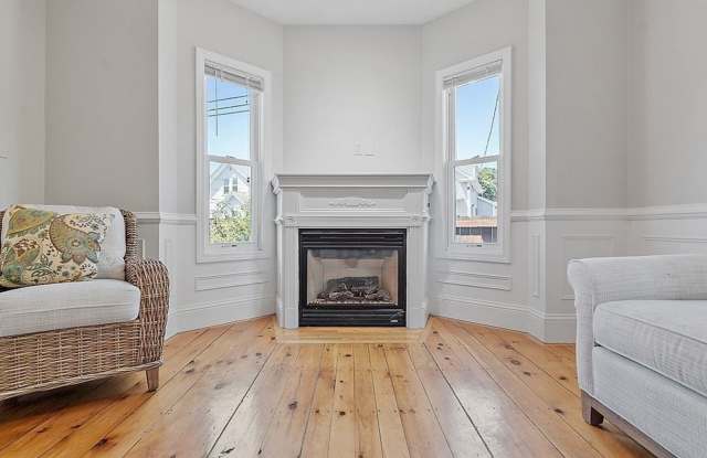 Unique, Renovated 2-Bed Apartment in Quiet Peabody Location! photos photos