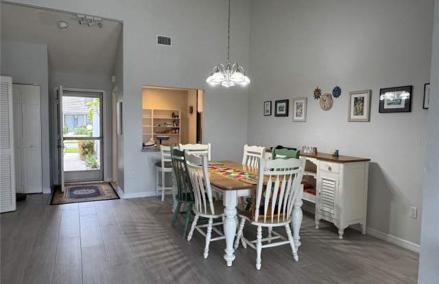 5371 CRESTLAKE Boulevard Gallery 3