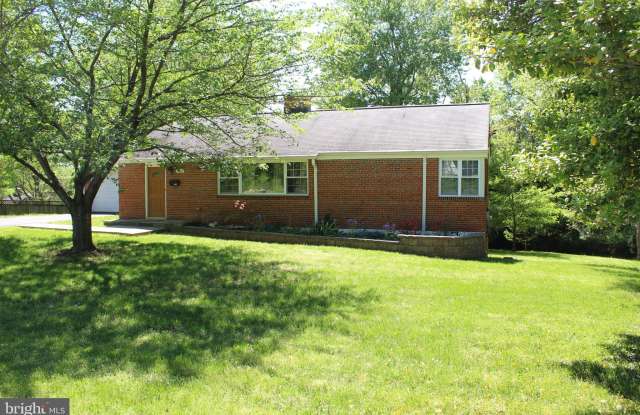 3906 SLEEPY HOLLOW Gallery 2