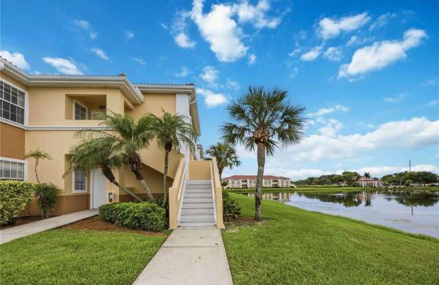 1025 VILLAGIO Circle Gallery 2