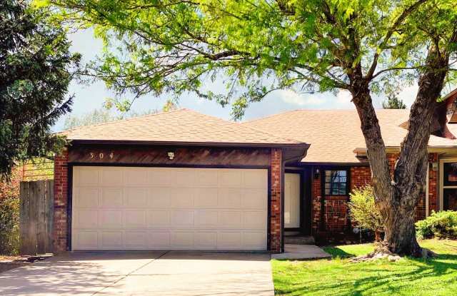 Spacious Duplex in Southeast Springfield with Basement photos photos