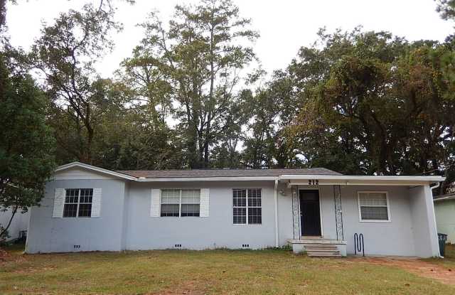 SPACIOUS 4/2 w/ 2 Living Spaces, Wood Floors, Large Yard, & Washer/Dryer! Avail Aug 6th for $1895/month! photos photos
