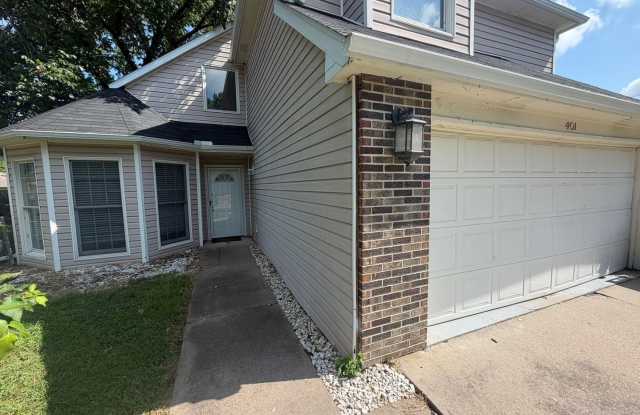 Unique 3BR/2.5BA Southwest Columbia Rental – Near Rock Bridge High! Gallery 1