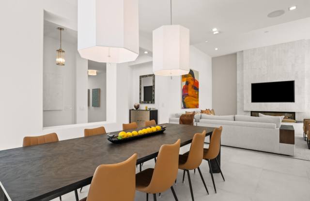 407 Desert Holly Drive photos photos