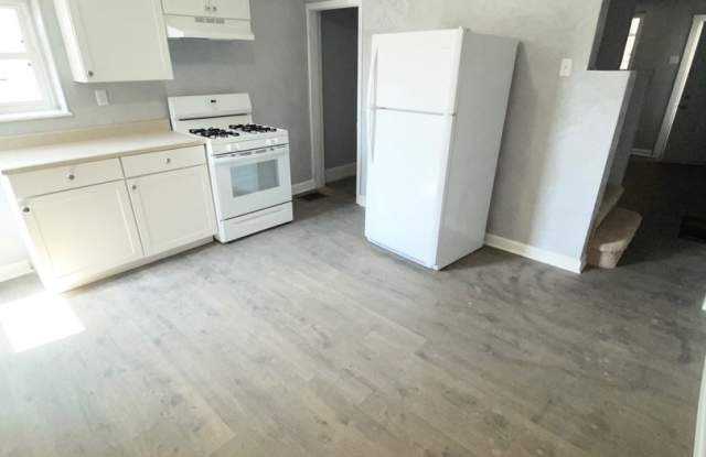 Newly Renovated 2 Bedroom 2 Bathroom Duplex in Hazelwood- New Flooring and Central Air!! - 25 Tecumseh Street, Pittsburgh, PA 15207