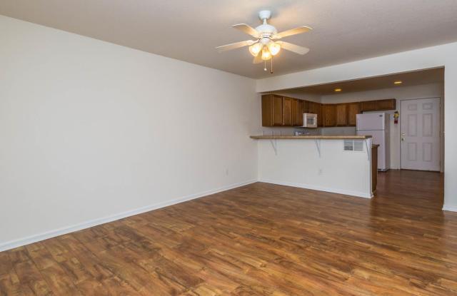 **August 2027** Walking Distance to Memorial Stadium!! 4 Bed, 3 Bath with Large Backyard & Deck!! Gallery 4