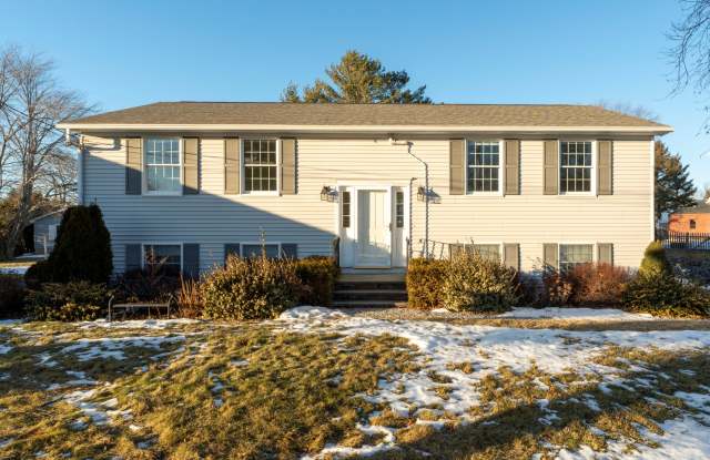 50 Laurel Circle Gallery 2
