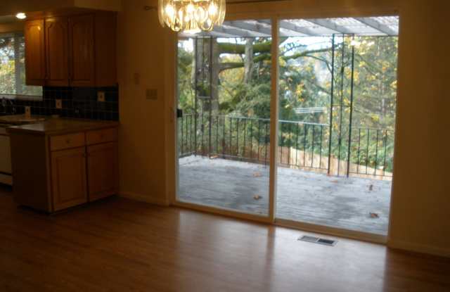 8809 25th PL NE Gallery 3
