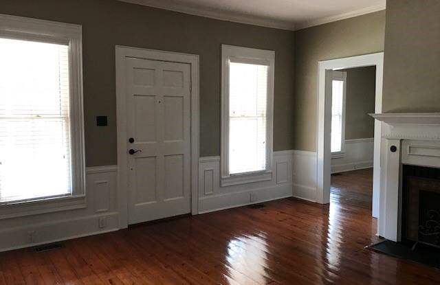 615 S Poplar Street Gallery 3