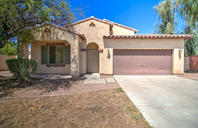 Single Level 3 Bedroom + 2 Bathroom + 2 Car Garage + Cul De Sac Lot in Gilbert - 4836 South Summit Court, Gilbert, AZ 85298