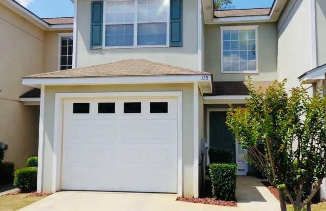Available NOW - 115 Woodberry photos photos