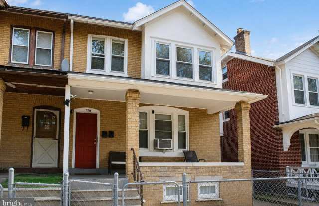 58 ELMHURST Avenue Gallery 2