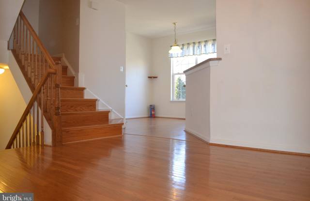 2905 JESSICA COURT Gallery 2