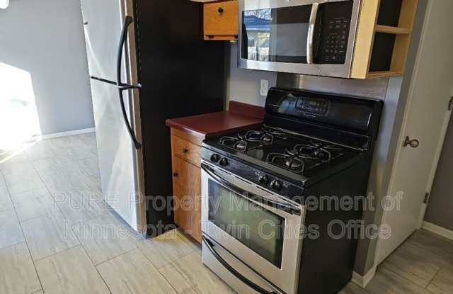 1617 Flag Ave N - 1617 Flag Avenue North, Golden Valley, MN 55427